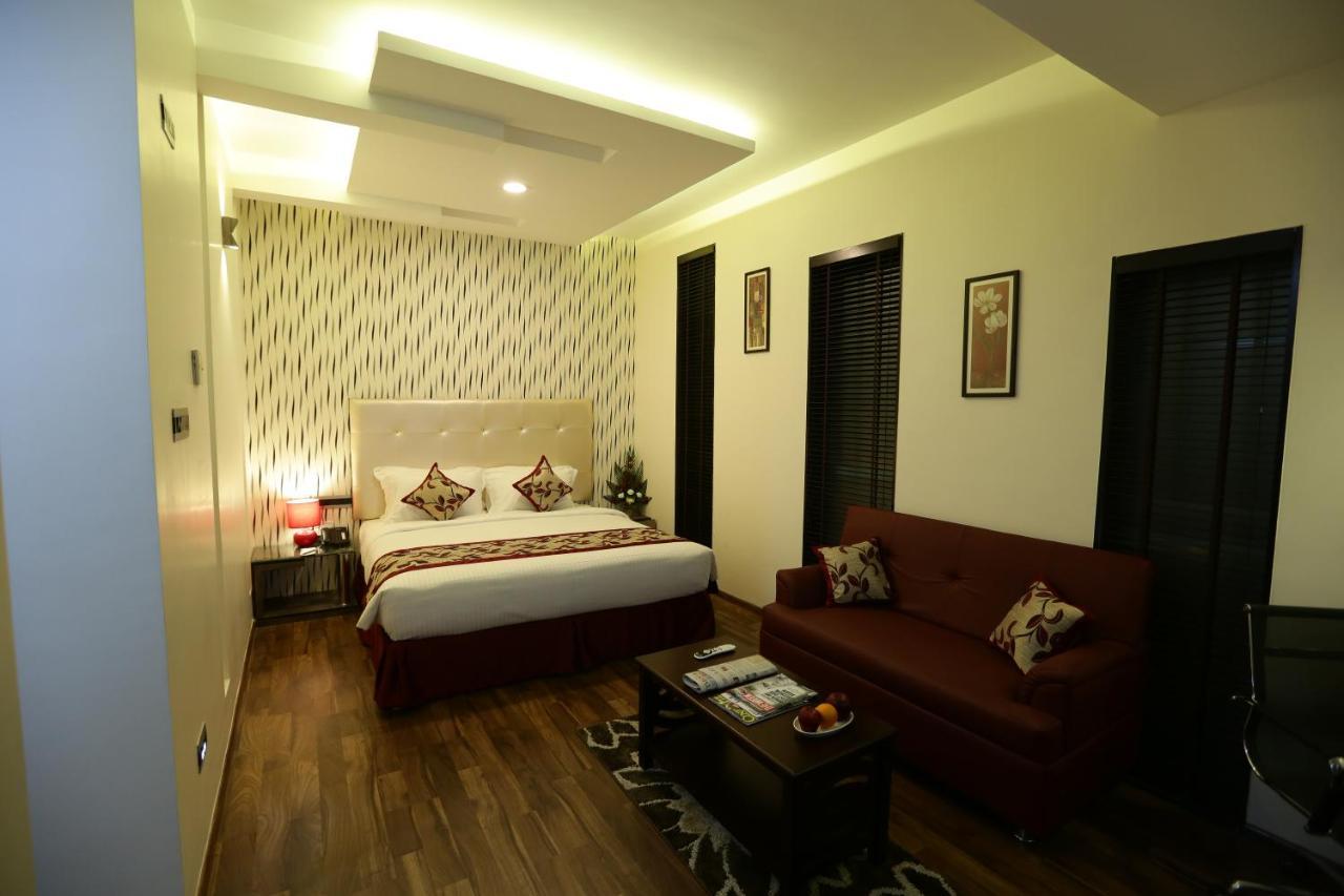 The Spin Hotel Chennai Exterior photo