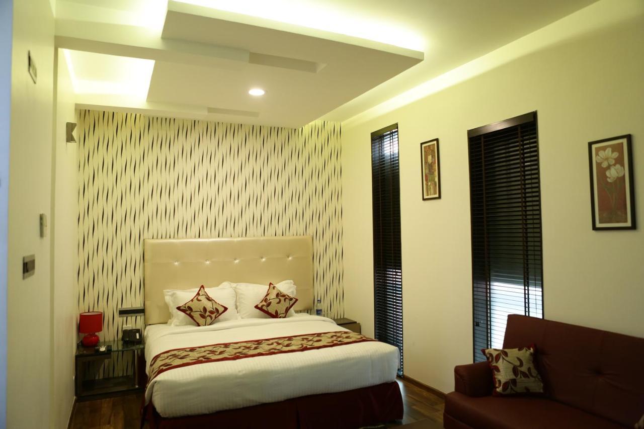 The Spin Hotel Chennai Exterior photo