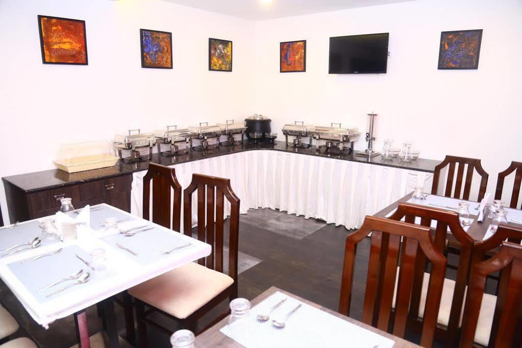 The Spin Hotel Chennai Exterior photo